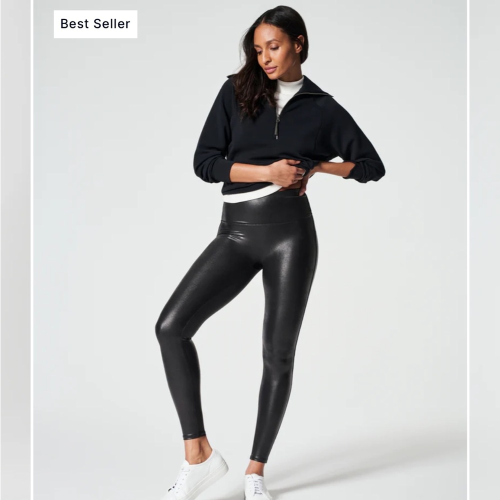 SPANX faux Leather
Leggings Medium Pettite. FREE SHIPPING